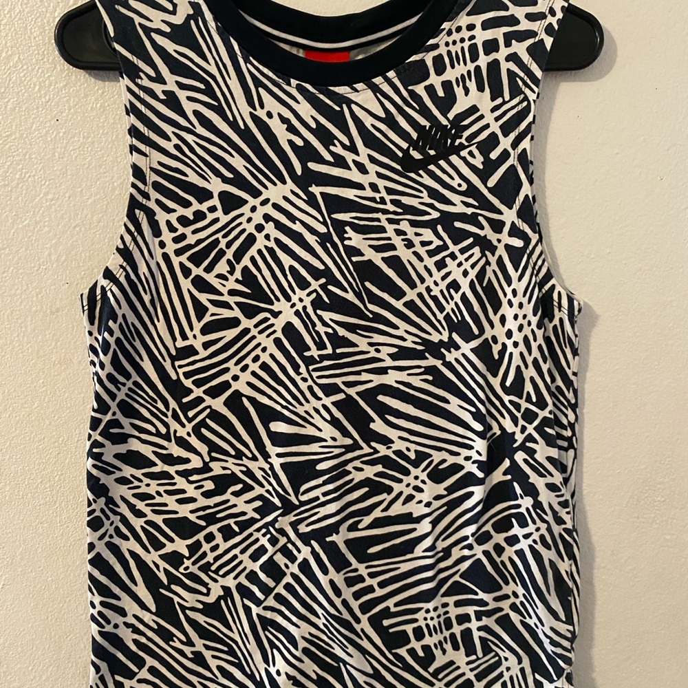 Nike Women’s Muscle Tank Top XS